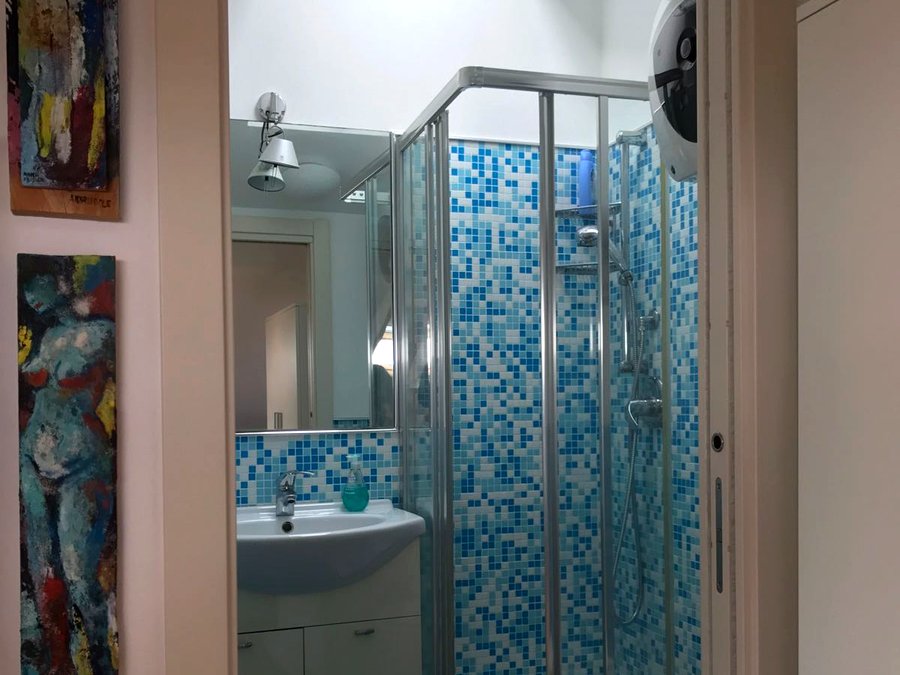 Bagno con doccia